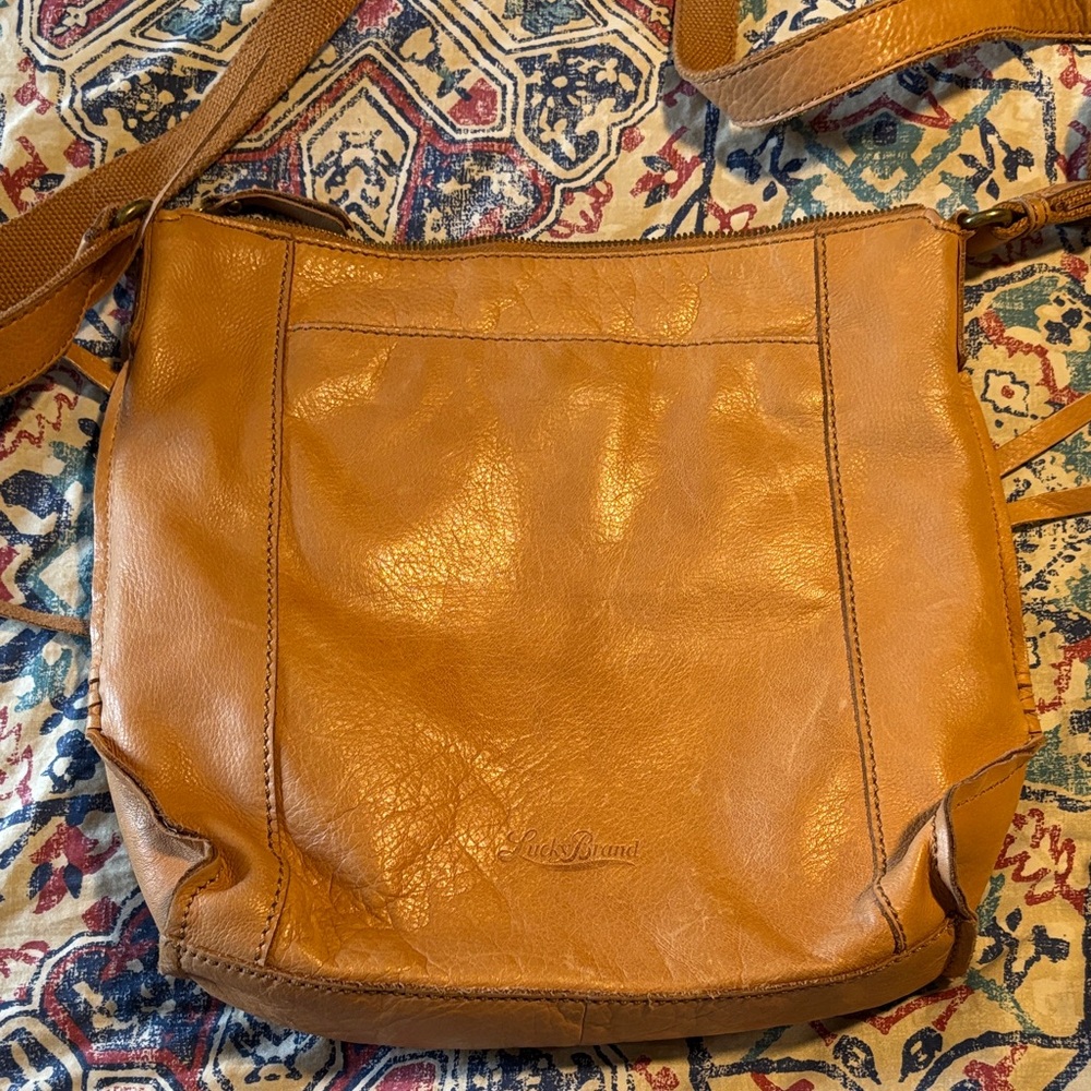 Lucky Brand Tan Leather Crossbody Bag with Front Zip Pockets - Picture 2 of 7